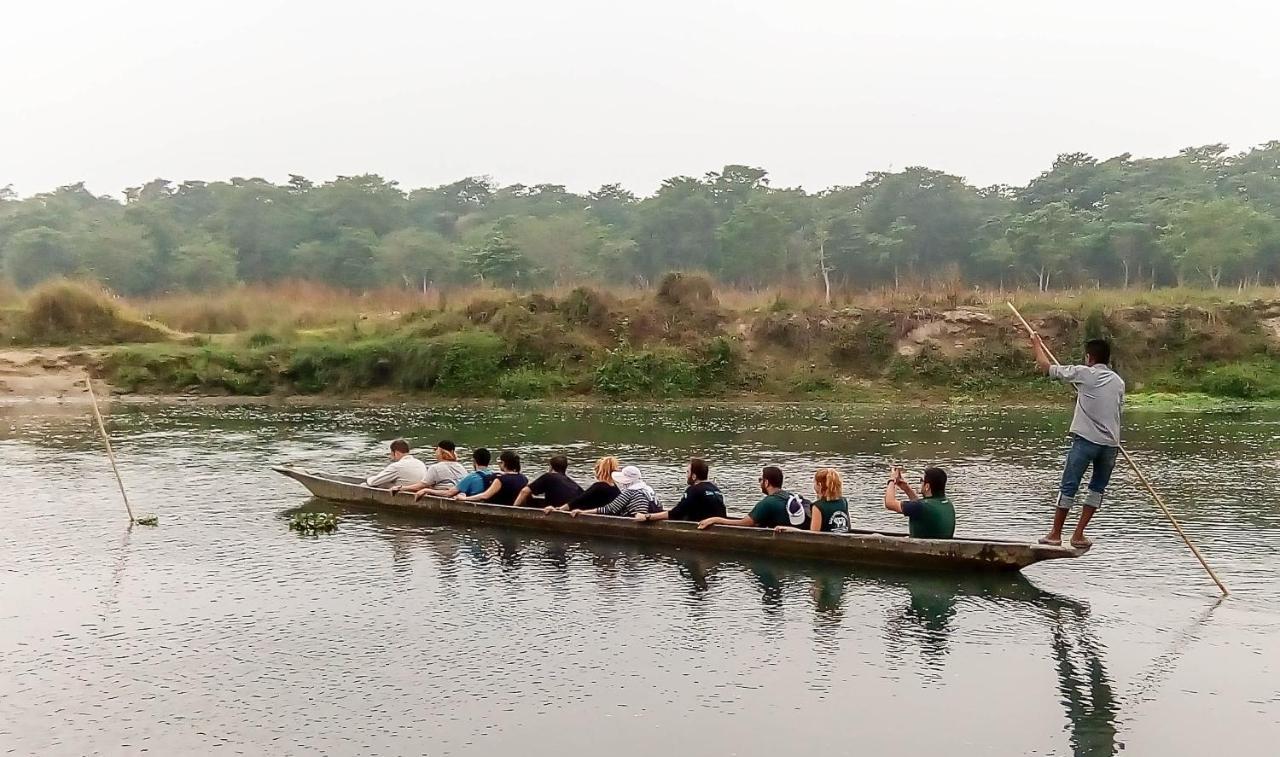 Eden Jungle Resort Sauraha Esterno foto